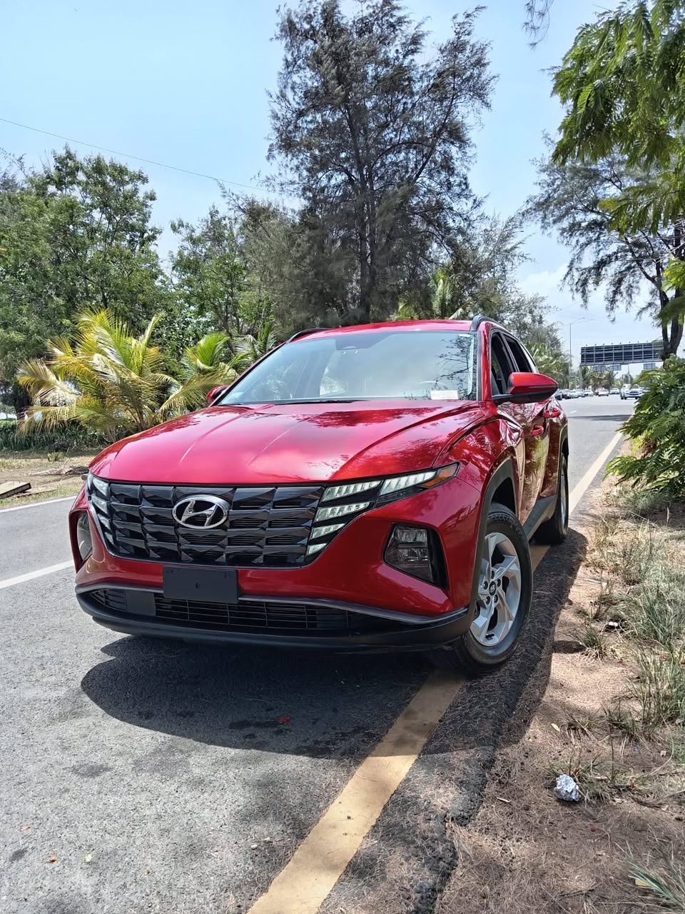 Hyundai Tucson roja de Moy Rent a Car
